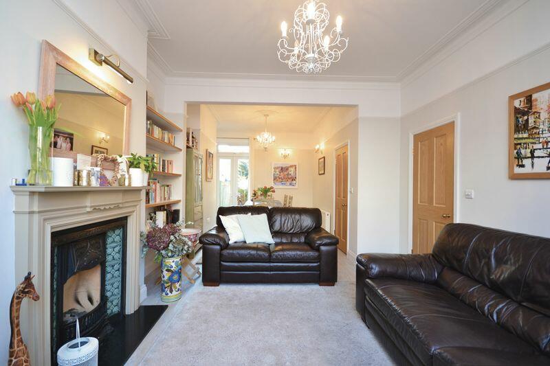 4 bedroom terraced house for sale in Dinsmore Road, SW12