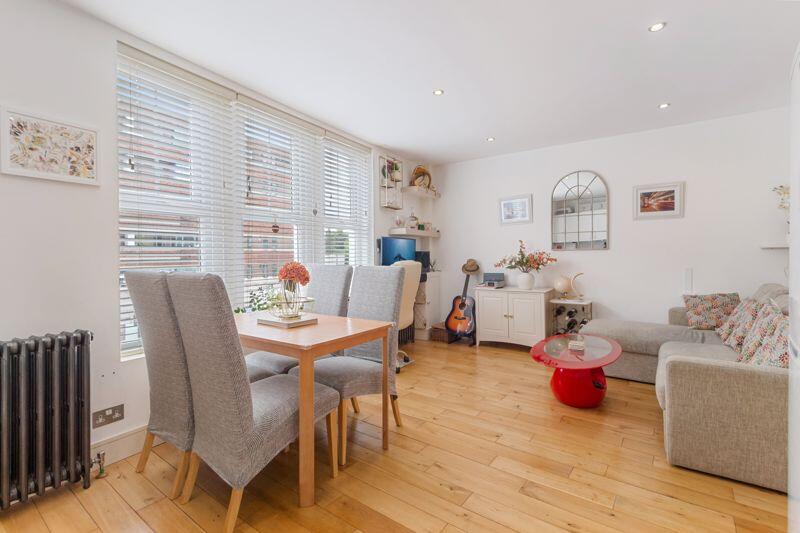 Main image of property: Balham Hill, London