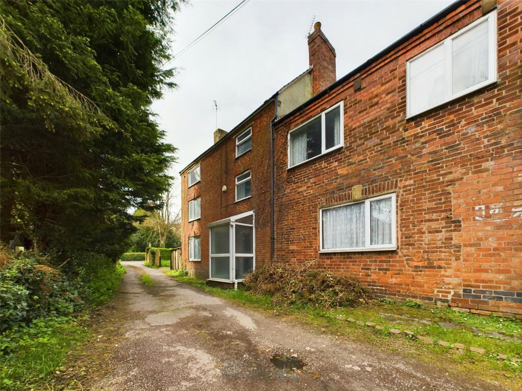 4 bedroom semidetached house for sale in Crosshill, Codnor, Ripley