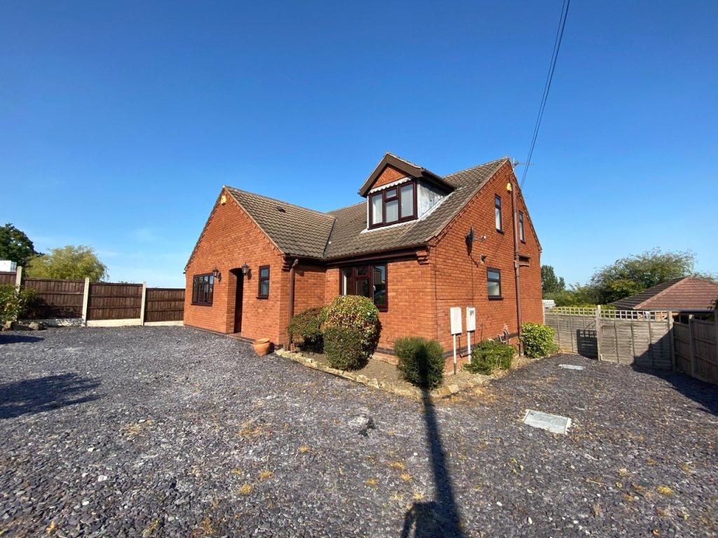 5 bedroom detached house for sale in Hassock Lane North, Shipley