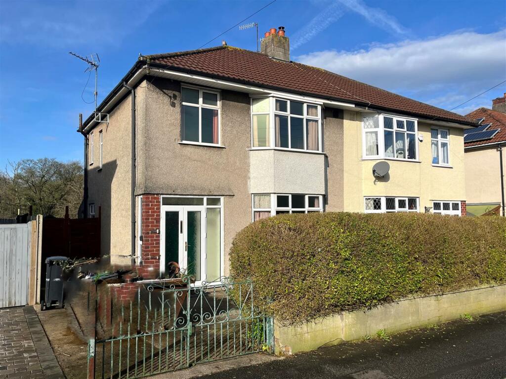 3 bedroom semi-detached house for sale in Lake Road, Westbury On Trym, BS10
