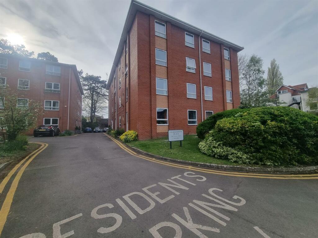 1 bedroom flat for sale in Leckhampton Place, Old Station Drive, Cheltenham, GL53