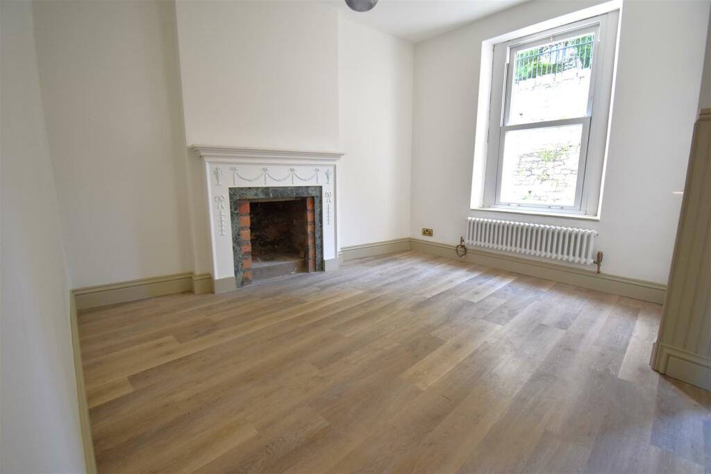 Additional property image - Beautiful Refurbished Cottage Set In The Heart Of Westbury Village