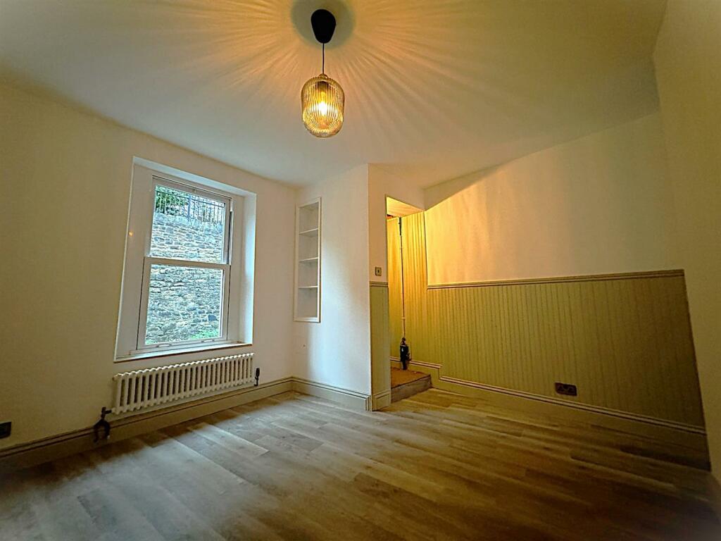 Additional property image - Beautiful Refurbished Cottage Set In The Heart Of Westbury Village