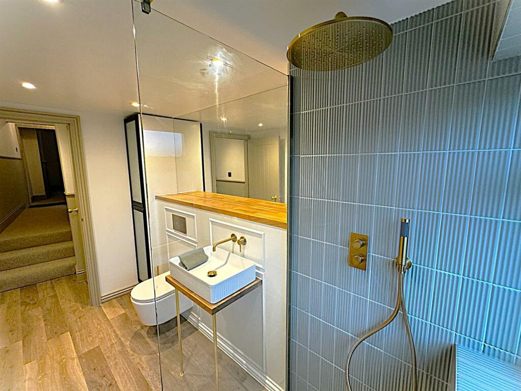 Additional property image - Beautiful Refurbished Cottage Set In The Heart Of Westbury Village