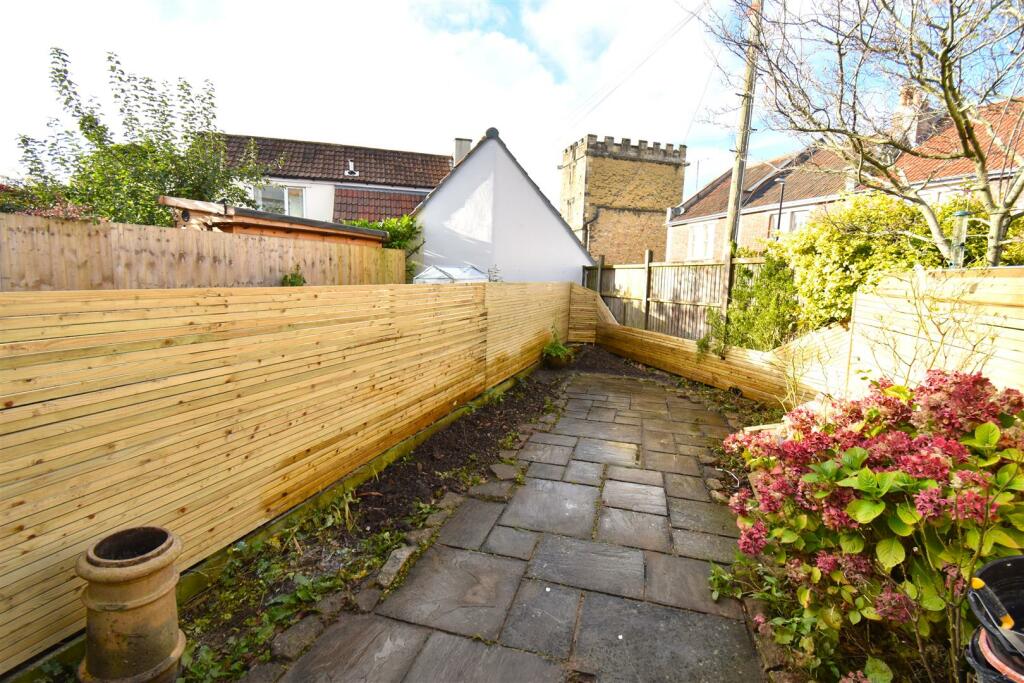 Additional property image - Beautiful Refurbished Cottage Set In The Heart Of Westbury Village