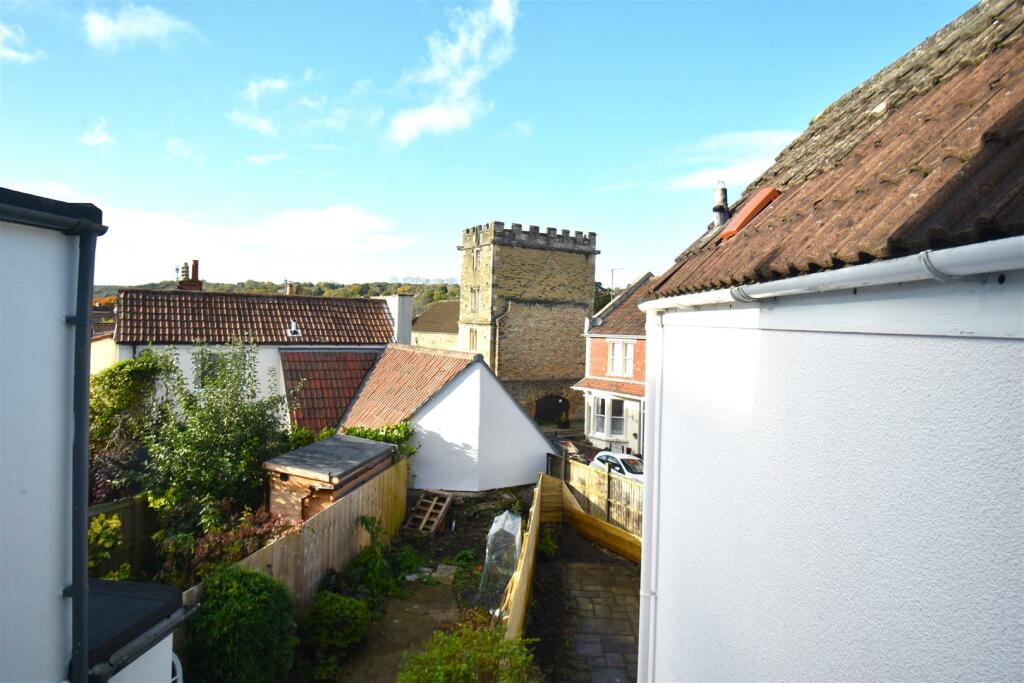 Additional property image - Beautiful Refurbished Cottage Set In The Heart Of Westbury Village