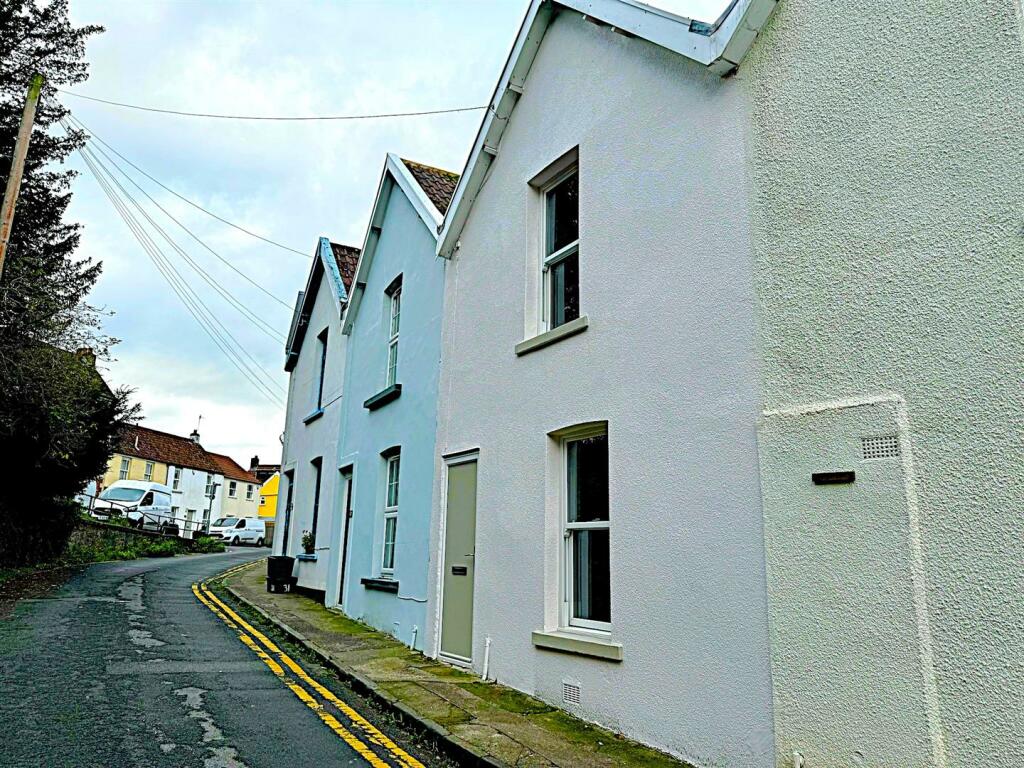 Additional property image - Beautiful Refurbished Cottage Set In The Heart Of Westbury Village