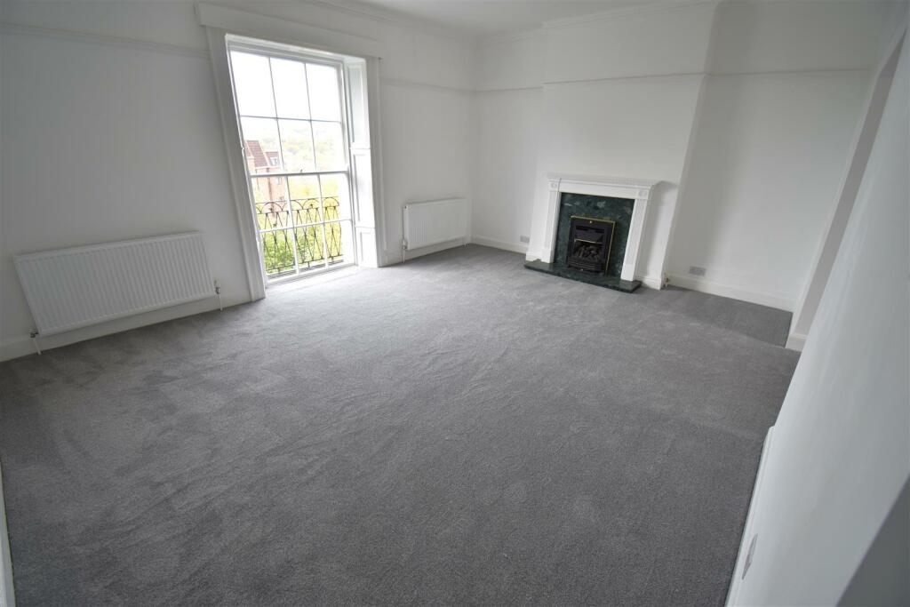 Additional property image - Wonderful Apartment with Views in Westbury-On-Trym, Bristol