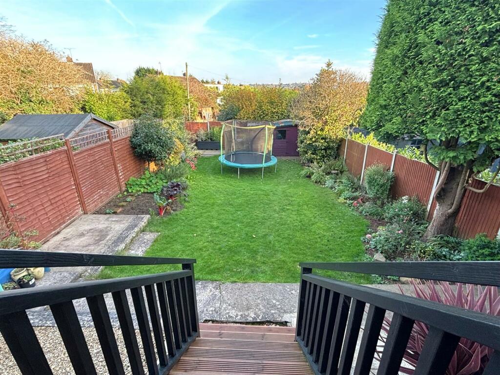 Additional property image - Beautifully Presented & Largely Extended 5 Bed Semi With S/Facing gdn