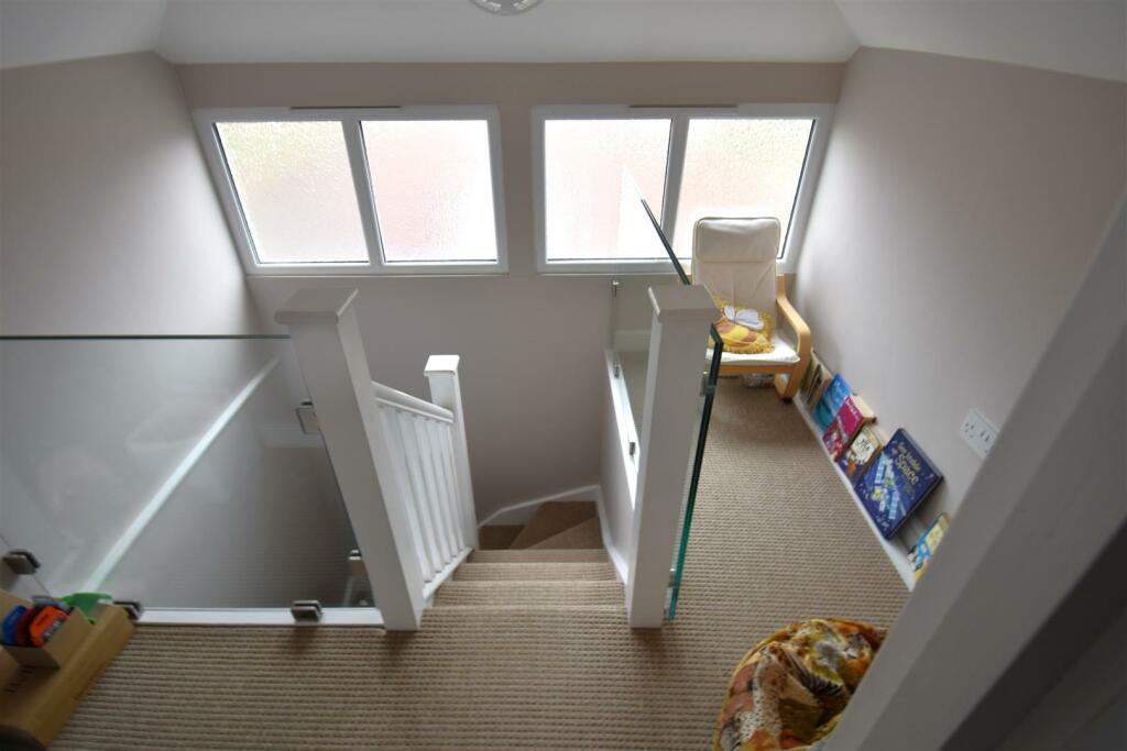 Additional property image - Beautifully Presented & Largely Extended 5 Bed Semi With S/Facing gdn
