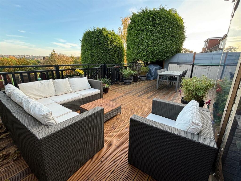 Additional property image - Beautifully Presented & Largely Extended 5 Bed Semi With S/Facing gdn