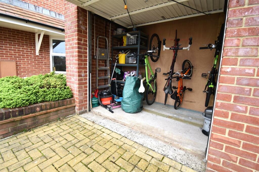 Additional property image - Superb House in Henleaze, Bristol