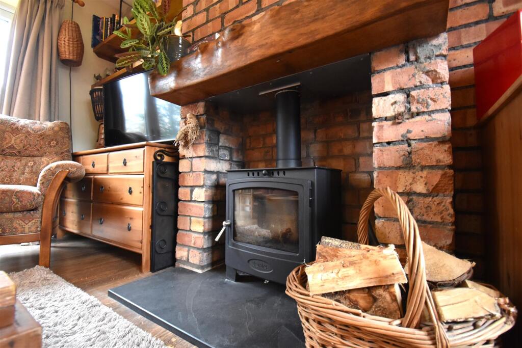 Additional property image - Beautiful Home on Lake Road, Bristol