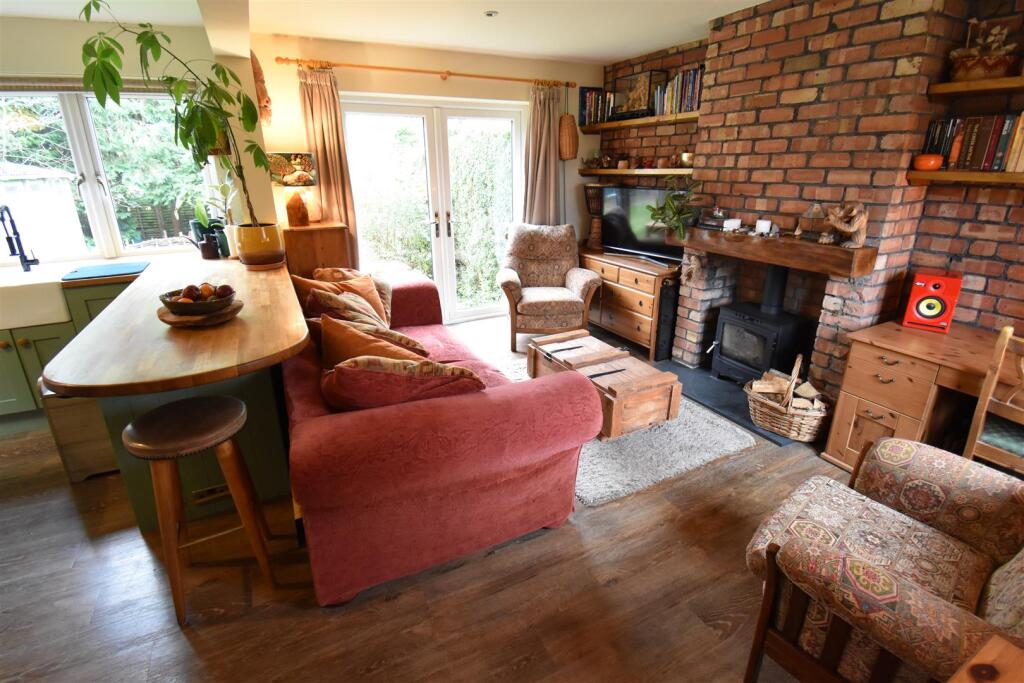 Additional property image - Beautiful Home on Lake Road, Bristol
