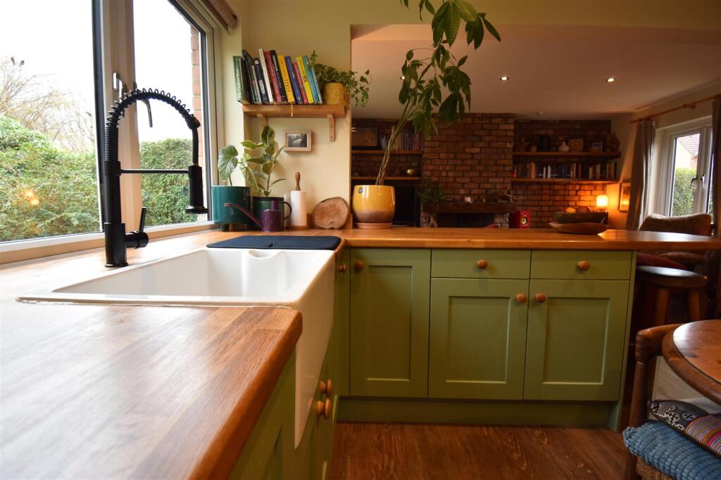 Additional property image - Beautiful Home on Lake Road, Bristol