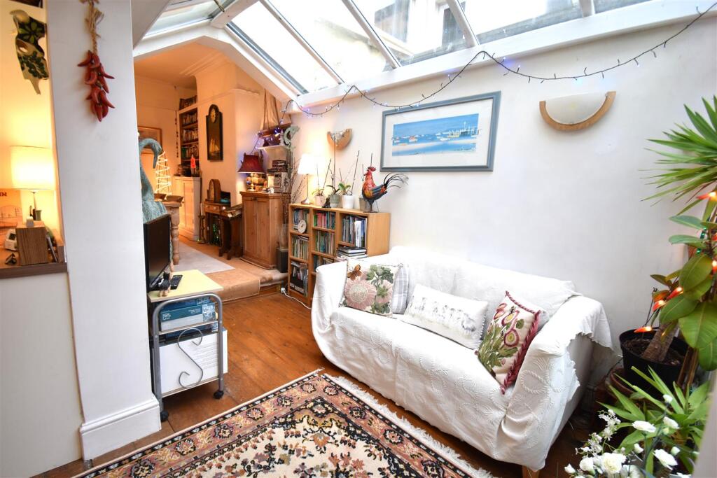 Additional property image - Delightful Extended Period Home Adjacent To Bishop Rd School in BS7