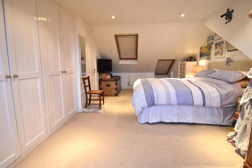 Additional property image - Delightful Extended Period Home Adjacent To Bishop Rd School in BS7