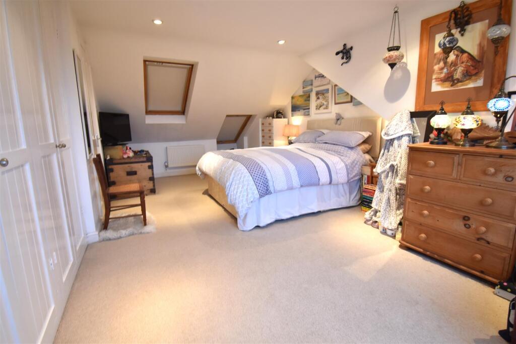 Additional property image - Delightful Extended Period Home Adjacent To Bishop Rd School in BS7