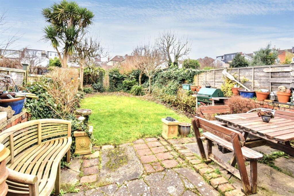 Additional property image - Delightful Extended Period Home Adjacent To Bishop Rd School in BS7