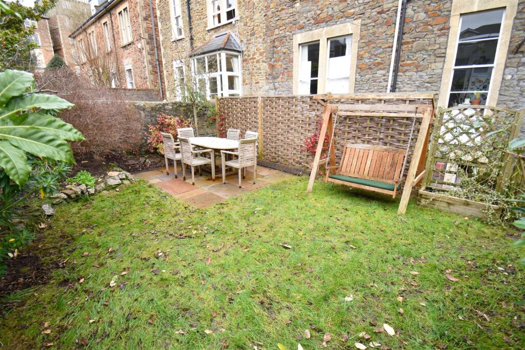 Additional property image - Superb Garden Apartment Beaconsfield Road, Clifton, Bristol