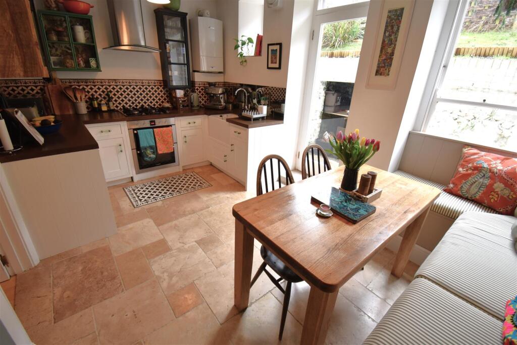 Additional property image - Superb Garden Apartment Beaconsfield Road, Clifton, Bristol