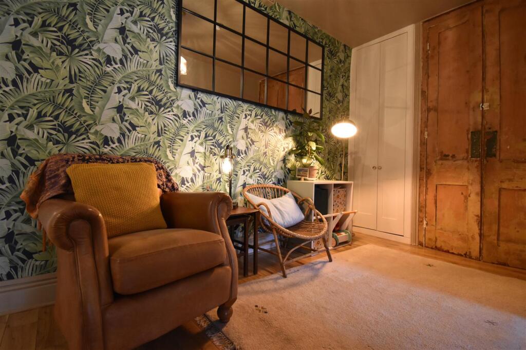 Additional property image - Superb Garden Apartment Beaconsfield Road, Clifton, Bristol