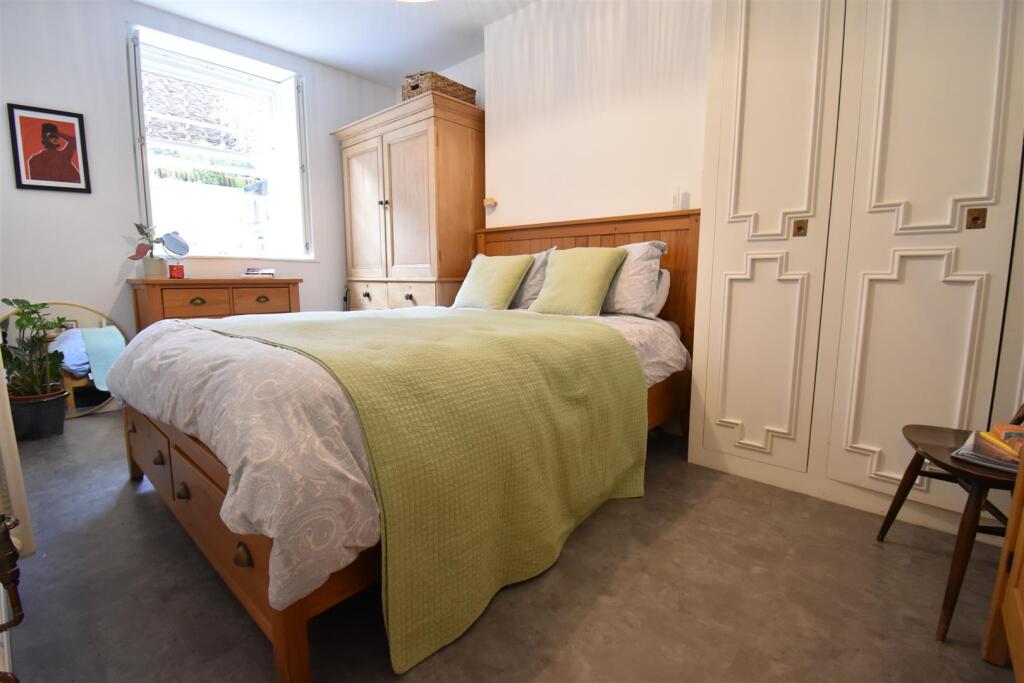 Additional property image - Superb Garden Apartment Beaconsfield Road, Clifton, Bristol