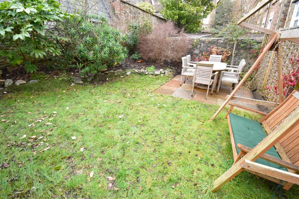 Additional property image - Superb Garden Apartment Beaconsfield Road, Clifton, Bristol
