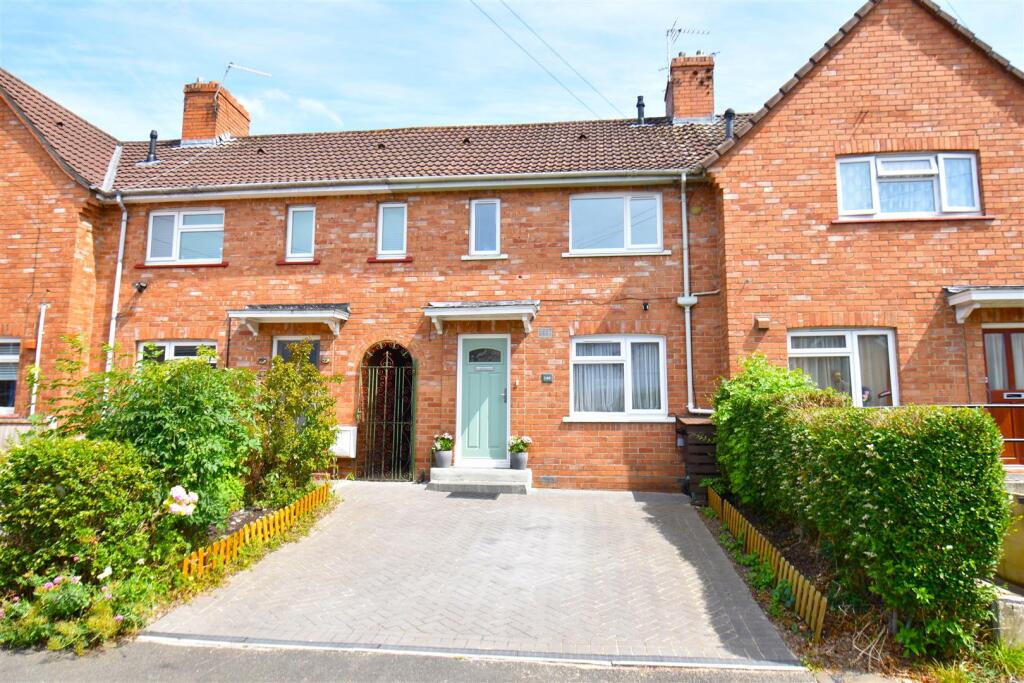 Main image of property: Wonderfully Presented Chain Free Home on Lake Road, Westbury on Trym