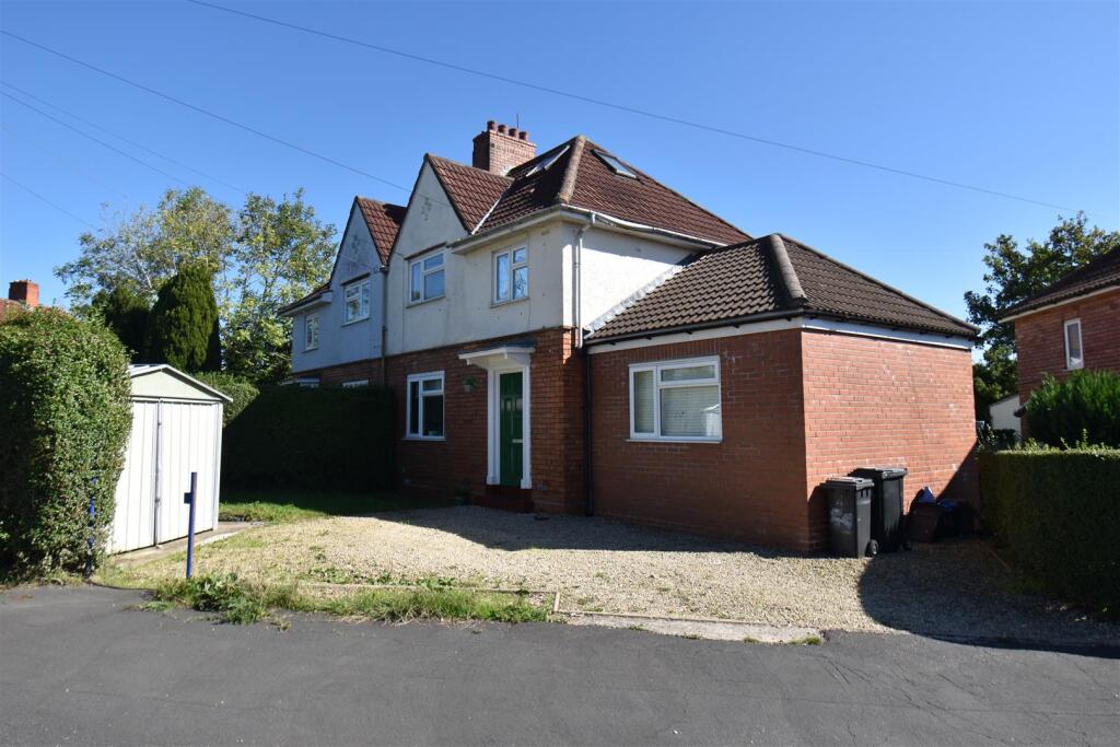 Main image of property: Extended and flexible home in sought after Horfield location, Newbury Road