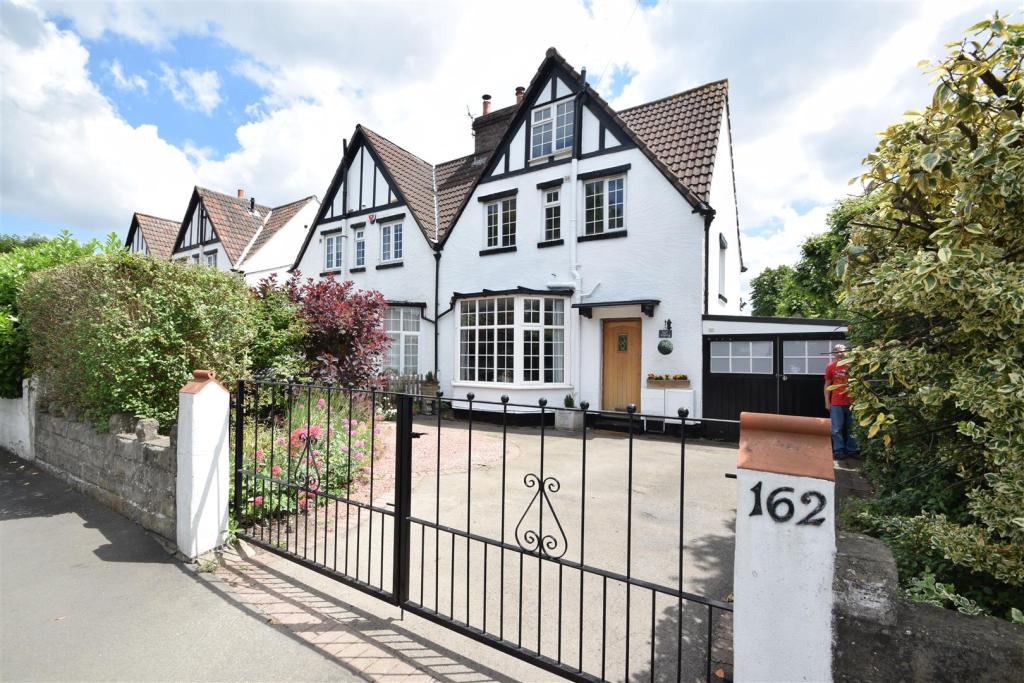 3 bedroom semidetached house for sale in Southmead Road, Westburyon