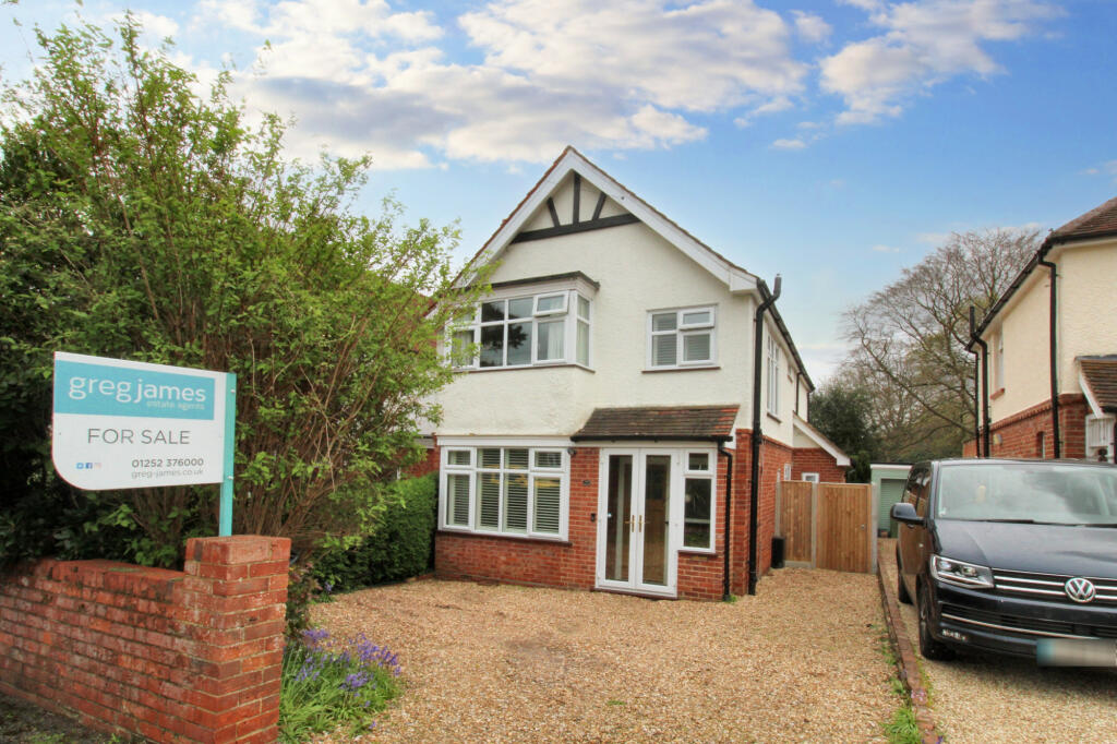 4 bedroom detached house for sale in Canterbury Road, Farnborough, GU14