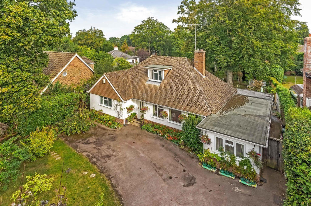 4 bedroom bungalow for sale in Pirbright Road, Farnborough , Hampshire
