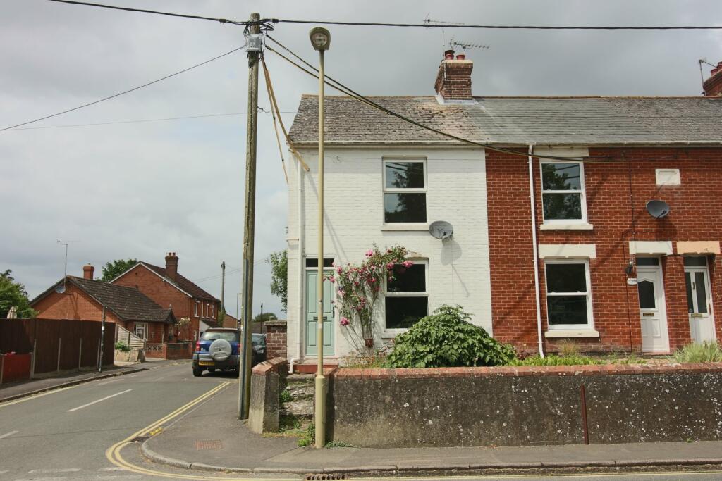 2 bedroom end of terrace house for rent in Vigo Road, Andover, Hants, SP10