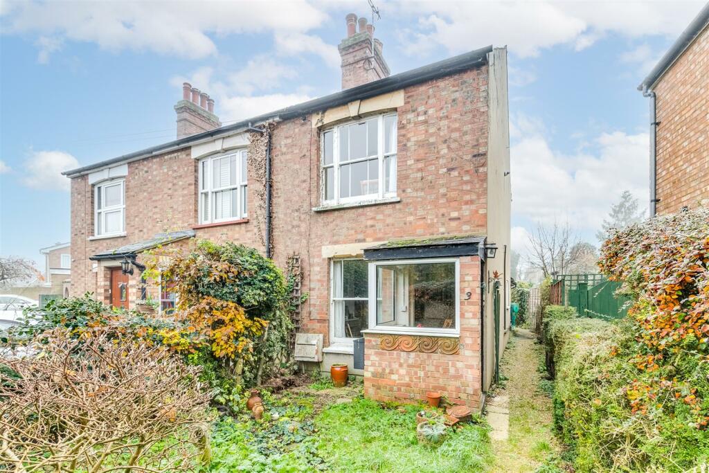 2 bedroom end of terrace house for sale in Chambers Lane, Ickleford