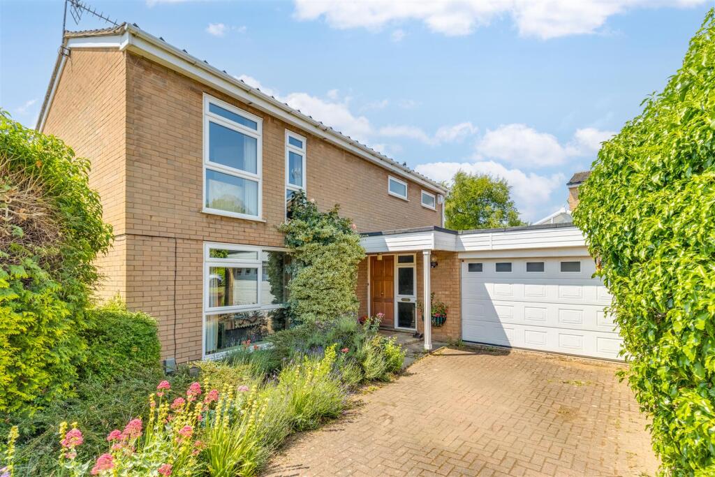 Main image of property: Chaomans, Letchworth Garden City