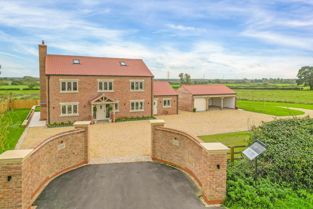 5 bedroom country house for sale in Carlton Lane, Norwell, NG23