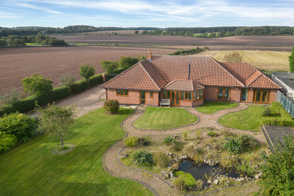 5 bedroom detached bungalow for sale in Eakring Road, Bilsthorpe, NG22