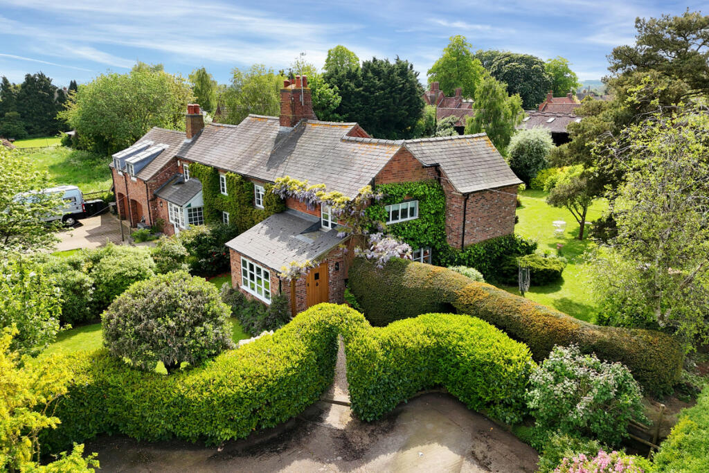 3 bedroom semidetached house for sale in Bingham Road, Tithby, NG13