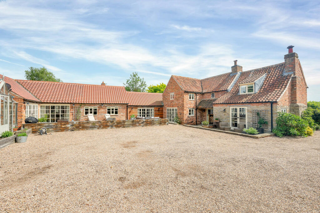 4 bedroom detached house for sale in Cotgrave Road, Owthorpe, NG12