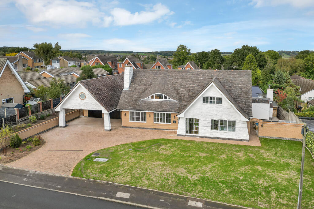 Main image of property: Fishpool Lodge, Chestnut Avenue, Ravenshead, Nottingham, NG15
