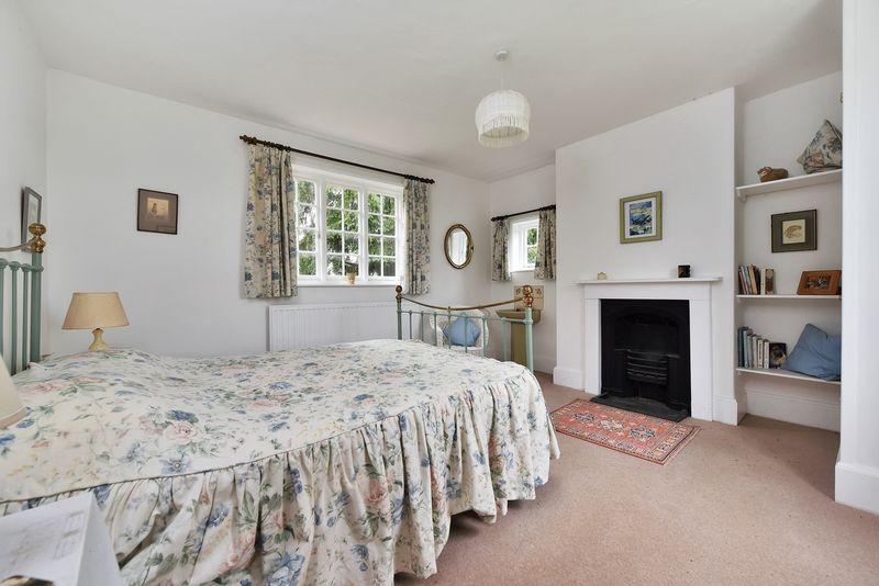 4 bedroom detached house for sale in Gonalston Lane, Hoveringham, NG14