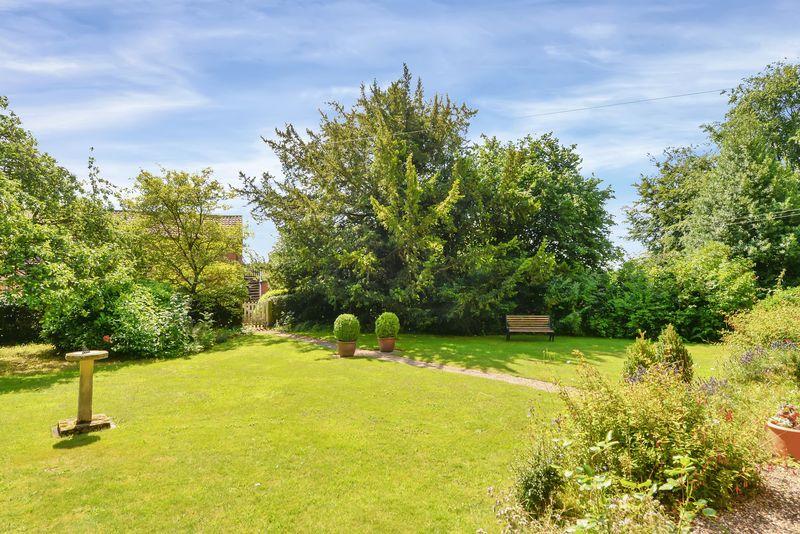 4 bedroom detached house for sale in Gonalston Lane, Hoveringham, NG14