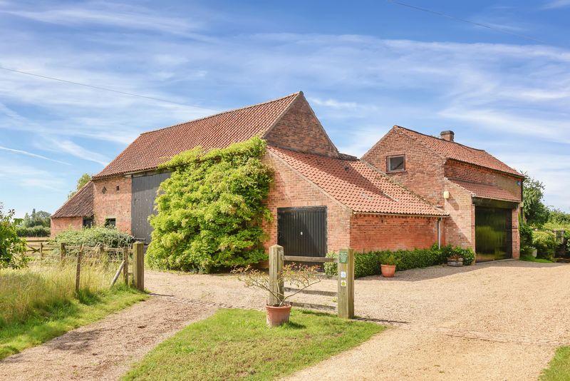 4 bedroom detached house for sale in Gonalston Lane, Hoveringham, NG14