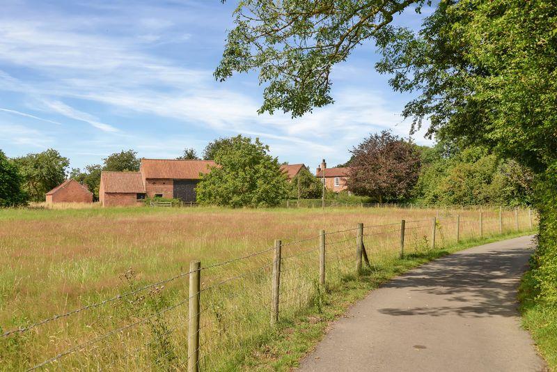 4 bedroom detached house for sale in Gonalston Lane, Hoveringham, NG14