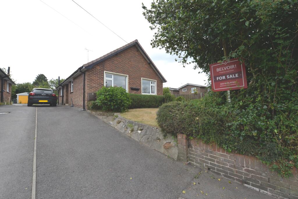 3 bedroom bungalow for sale in Allington Lane, Fair Oak, SO50