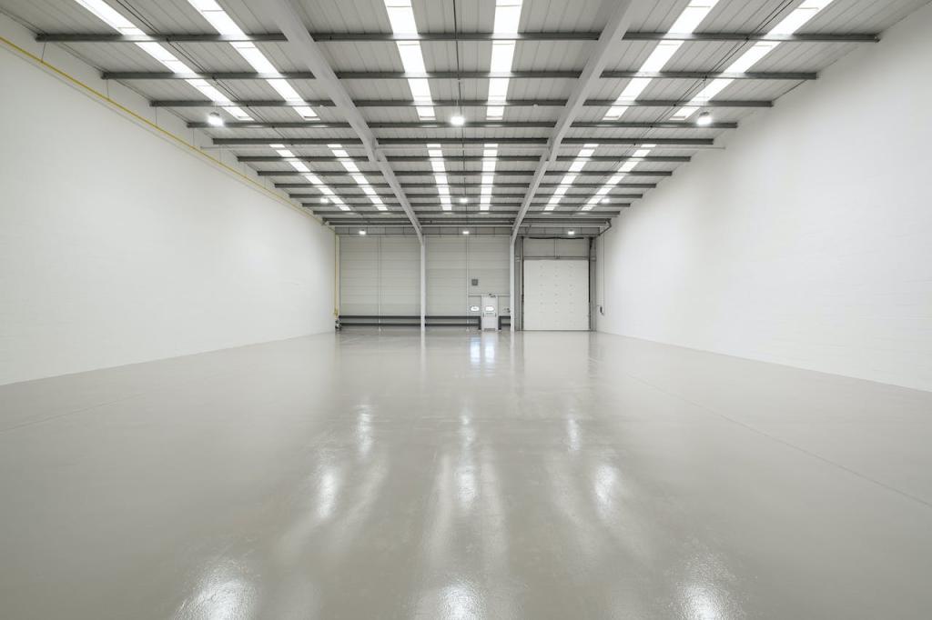 Light industrial facility to lease in 6 Woodshots Meadow, Croxley Park