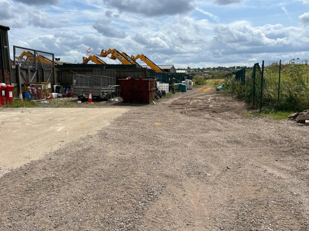 Additional property image - Unit 65, Coursers Farm, Coursers Road, Colney Heath, AL4 0PD