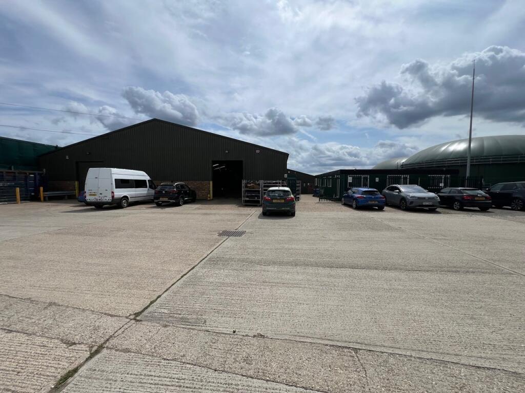 Additional property image - Unit 65, Coursers Farm, Coursers Road, Colney Heath, AL4 0PD